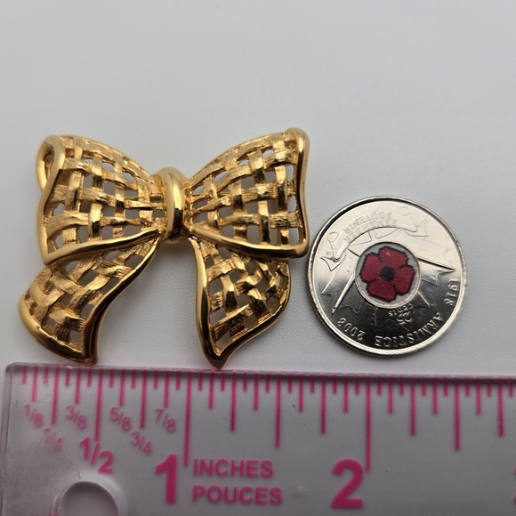 Basket Weave Ribbon Bow Vintage Gold-Tone Brooch Textured Retro Pin - Picture 7 of 7